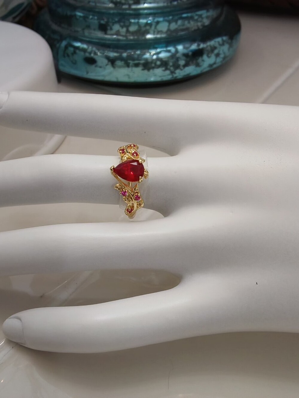 Gold tone Pear cut Red Crystal floral ring, Sz.8